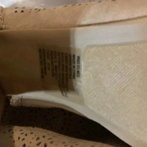 Brand new Lauren Conrad peep toe shoes - Picture 5 of 7